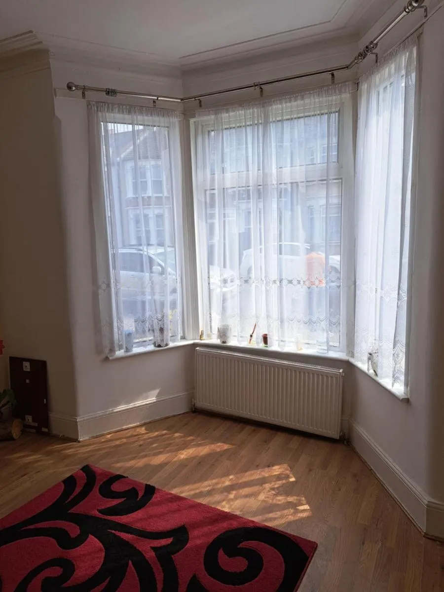 Image 5 of Ilford Town House- Close to London ILFORD Train Station