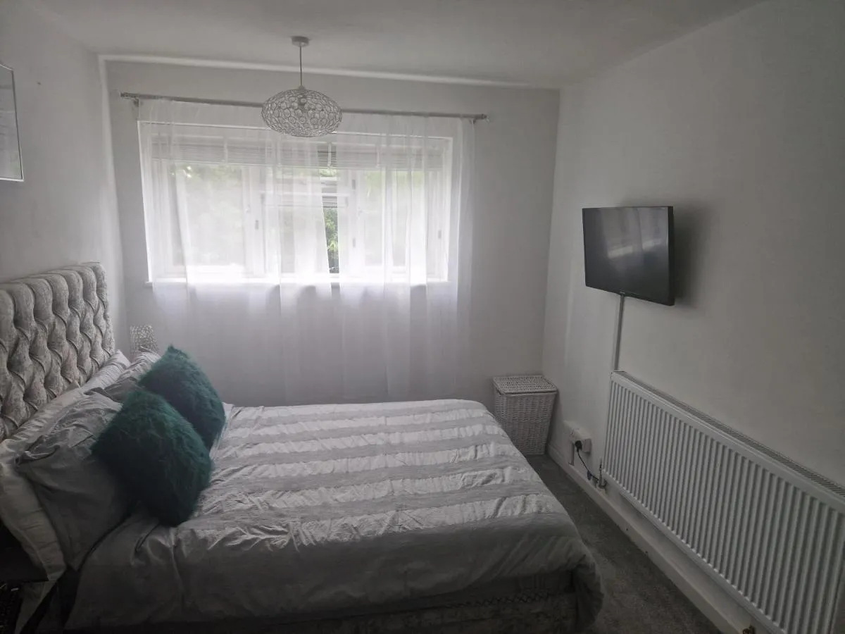 Image 5 of Immaculate 1-Bed Apartment in Woodford Green