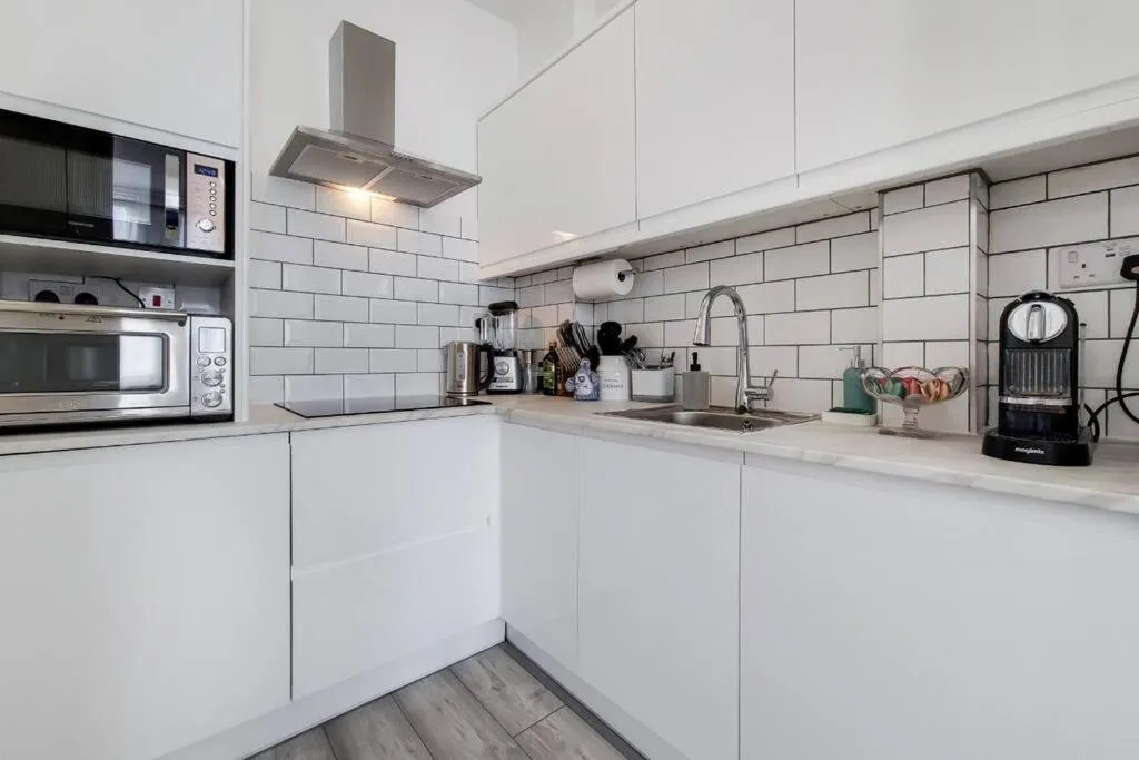 Image 4 of Immaculately presented 1 bed