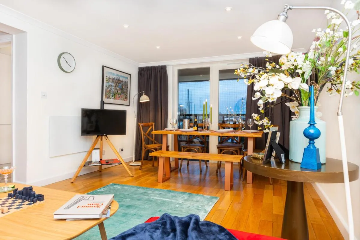 Image 5 of Immense Gorgeous 2BR wBalcony & Office in Chelsea