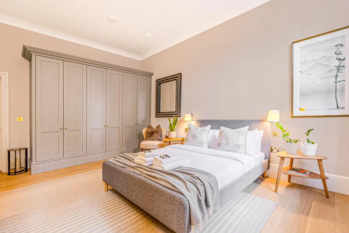 Image 4 of Immense Studio, Prime location Belgravia, Chelsea