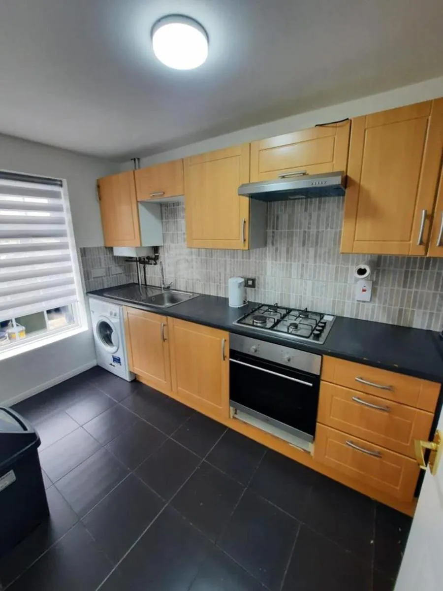 Image 5 of Impeccable 2-Bed House in Thamesmead London