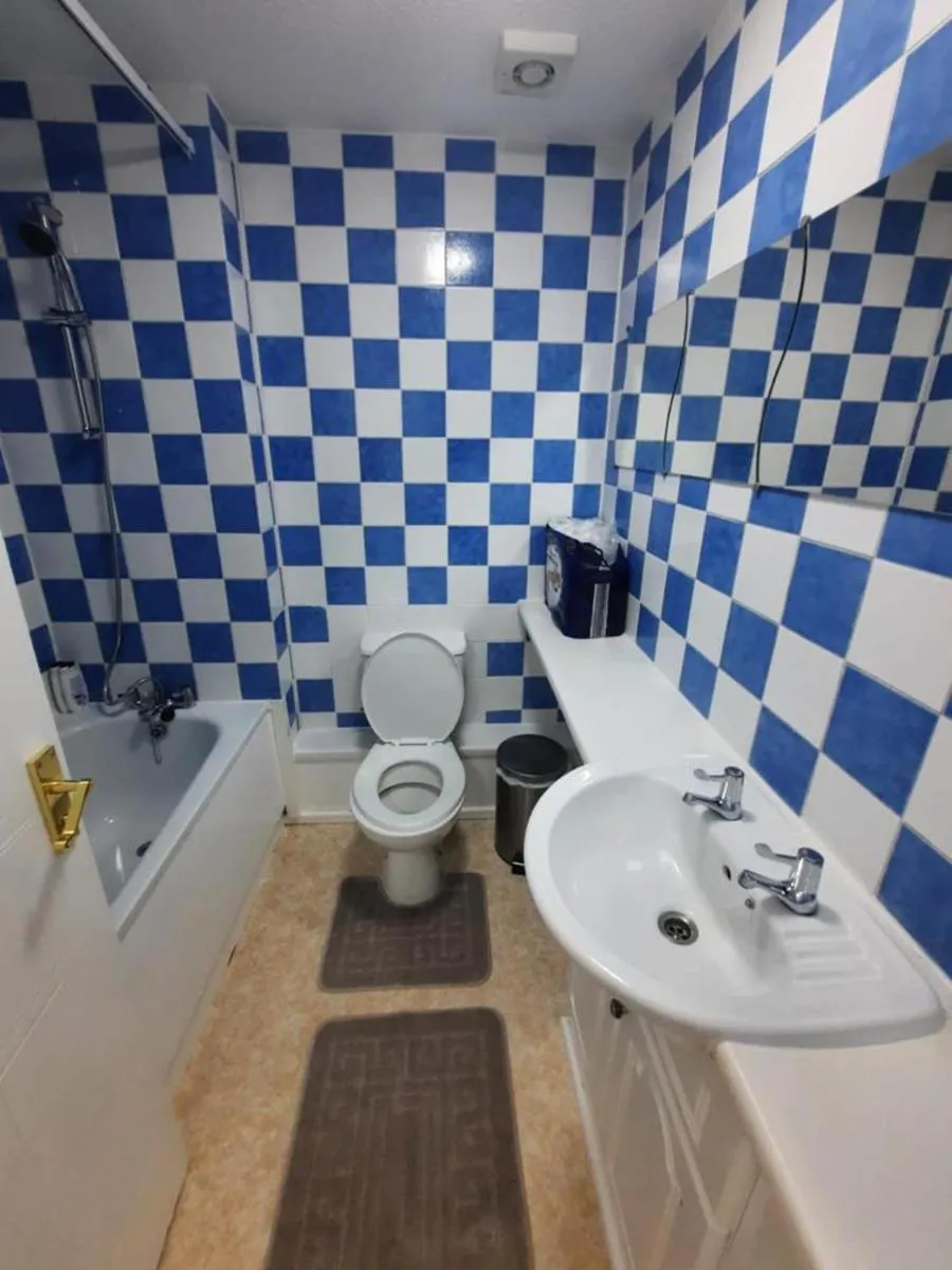 Image 3 of Impeccable 2-Bed House in Thamesmead London