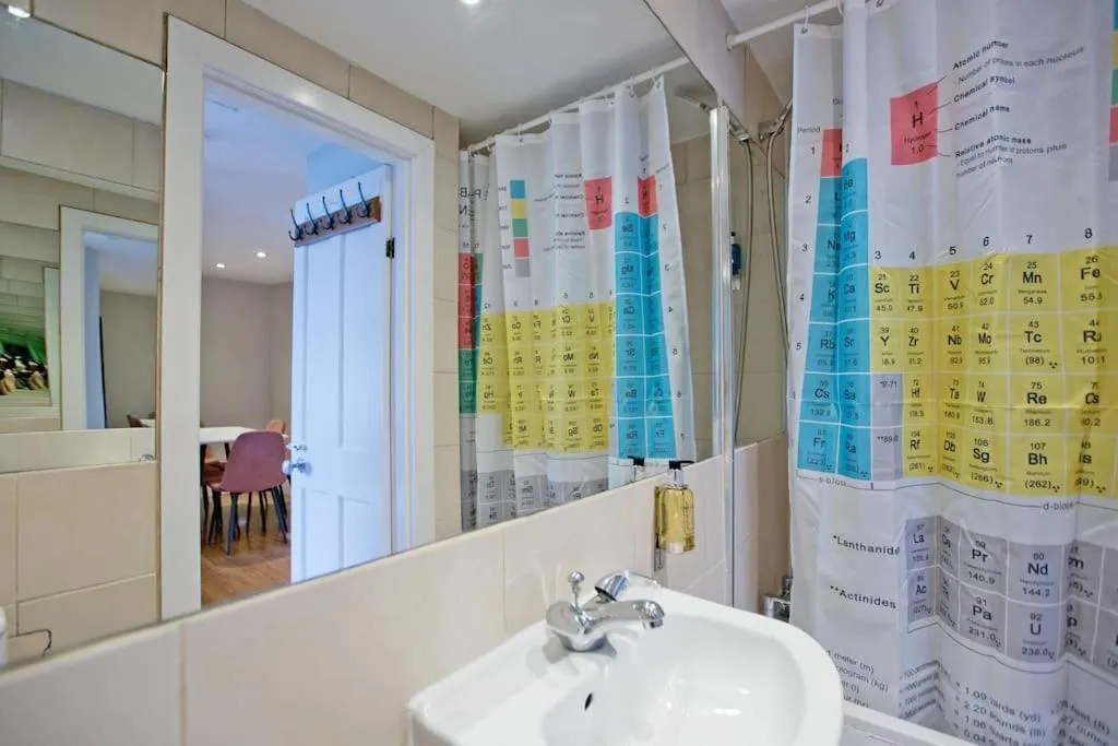 Image 3 of Imperial Hogarth Road Apartment -4th floor