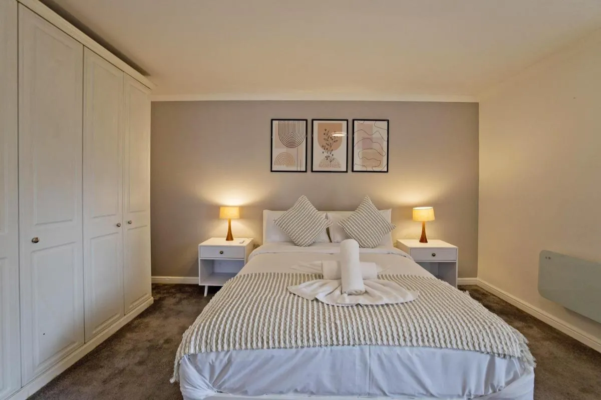 Image 3 of Imperial Meridian Place Apartment