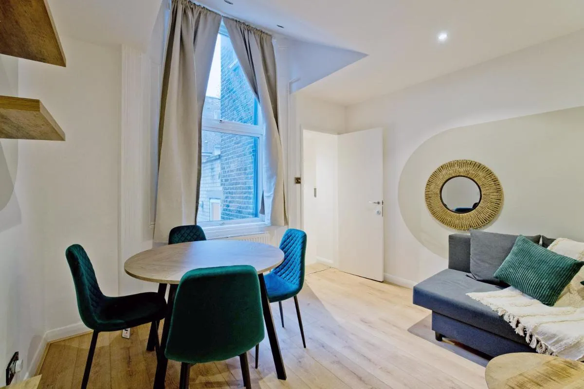 Image 4 of Imperial Queensborough Terrace