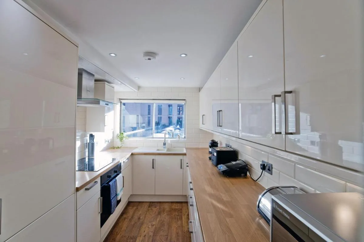 Image 4 of Imperial Queensway Apartment
