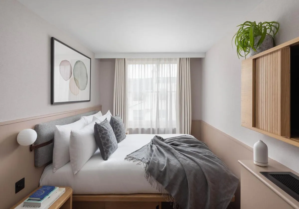 Image 3 of Inhabit Queen’s Gardens, a Member of Design Hotels