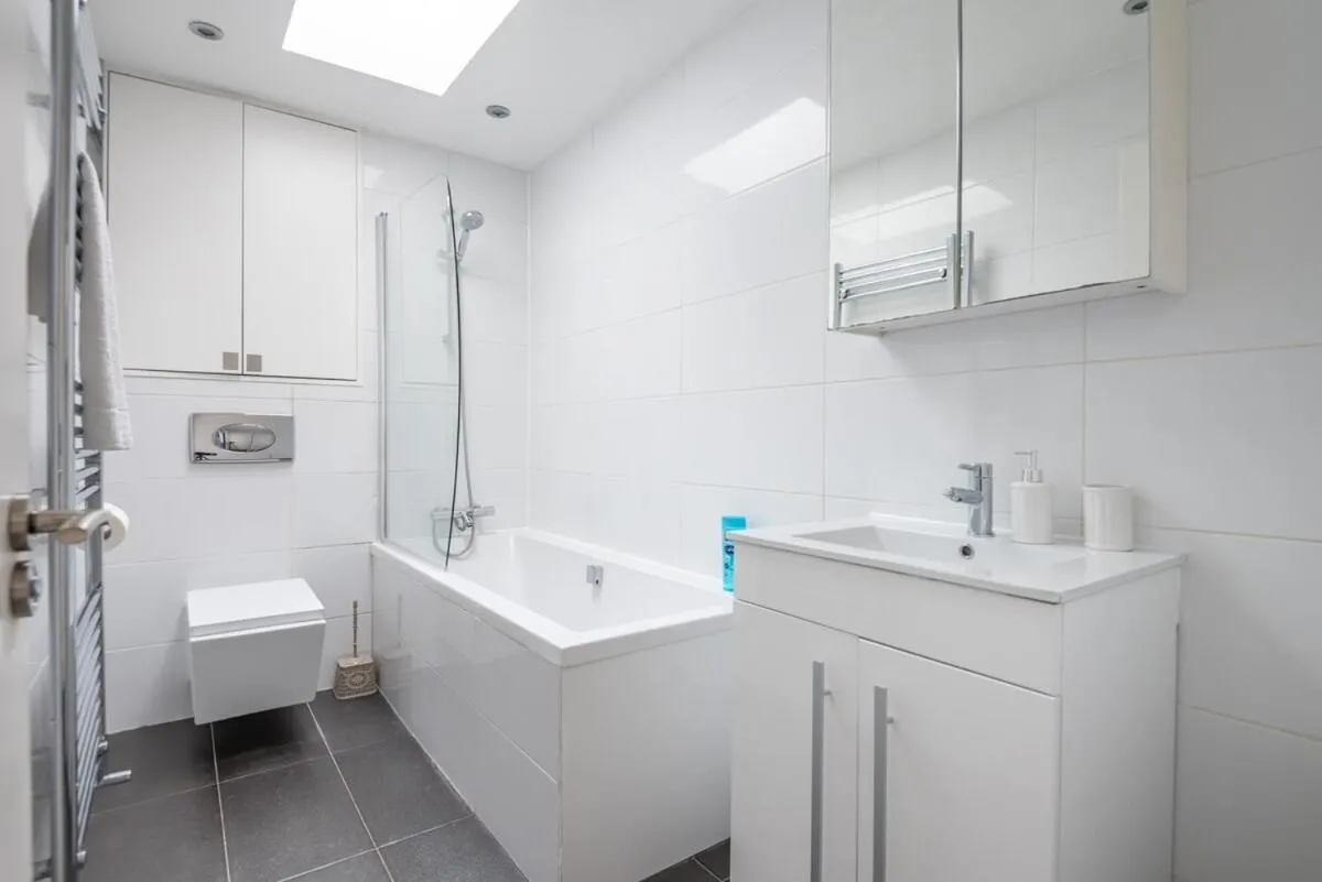 Image 3 of Islington Charm 1BR Essex Road