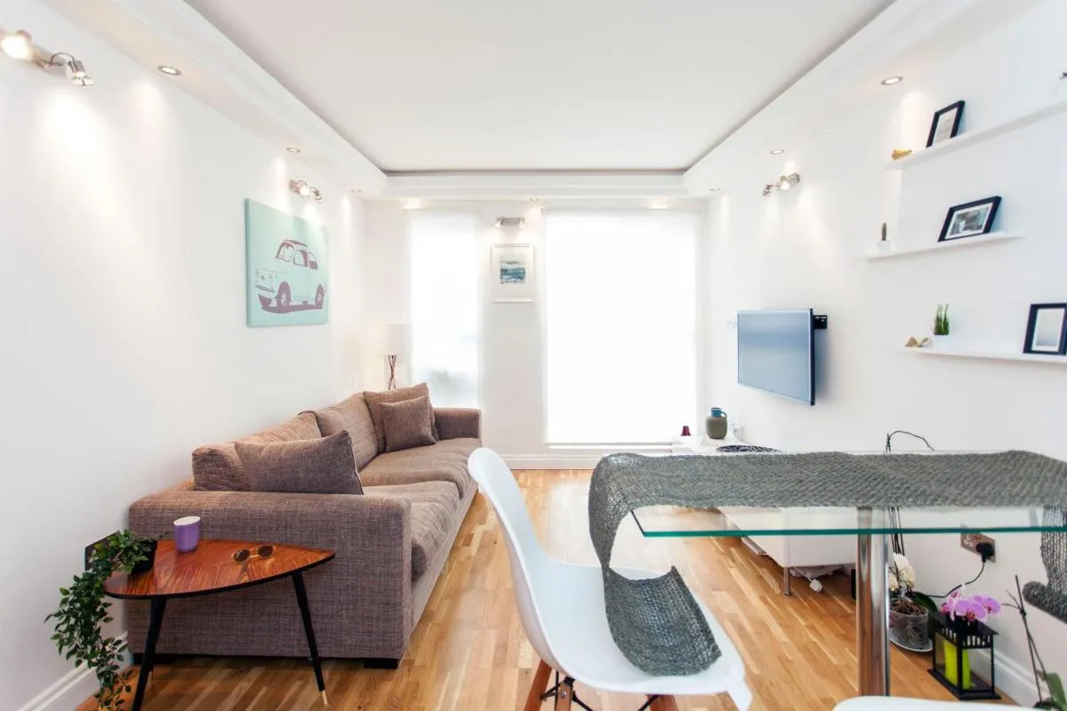 Image 5 of Italianflat – Stamford Bridge