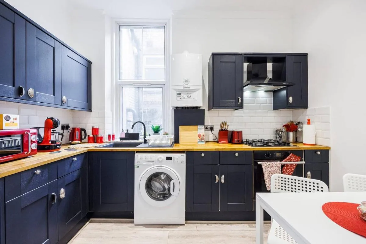 Image 4 of Kensington 1BR Stay by Plotseeker Sleeps 5