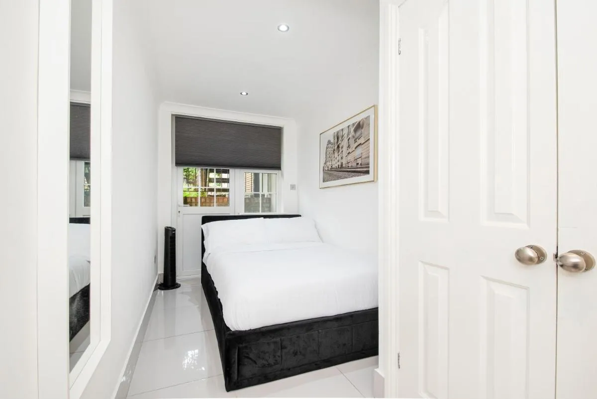 Image 3 of Kensington 2 bed with Garden
