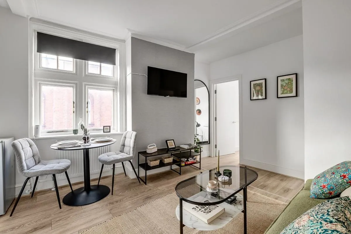 Image 5 of Kensington Apartments London