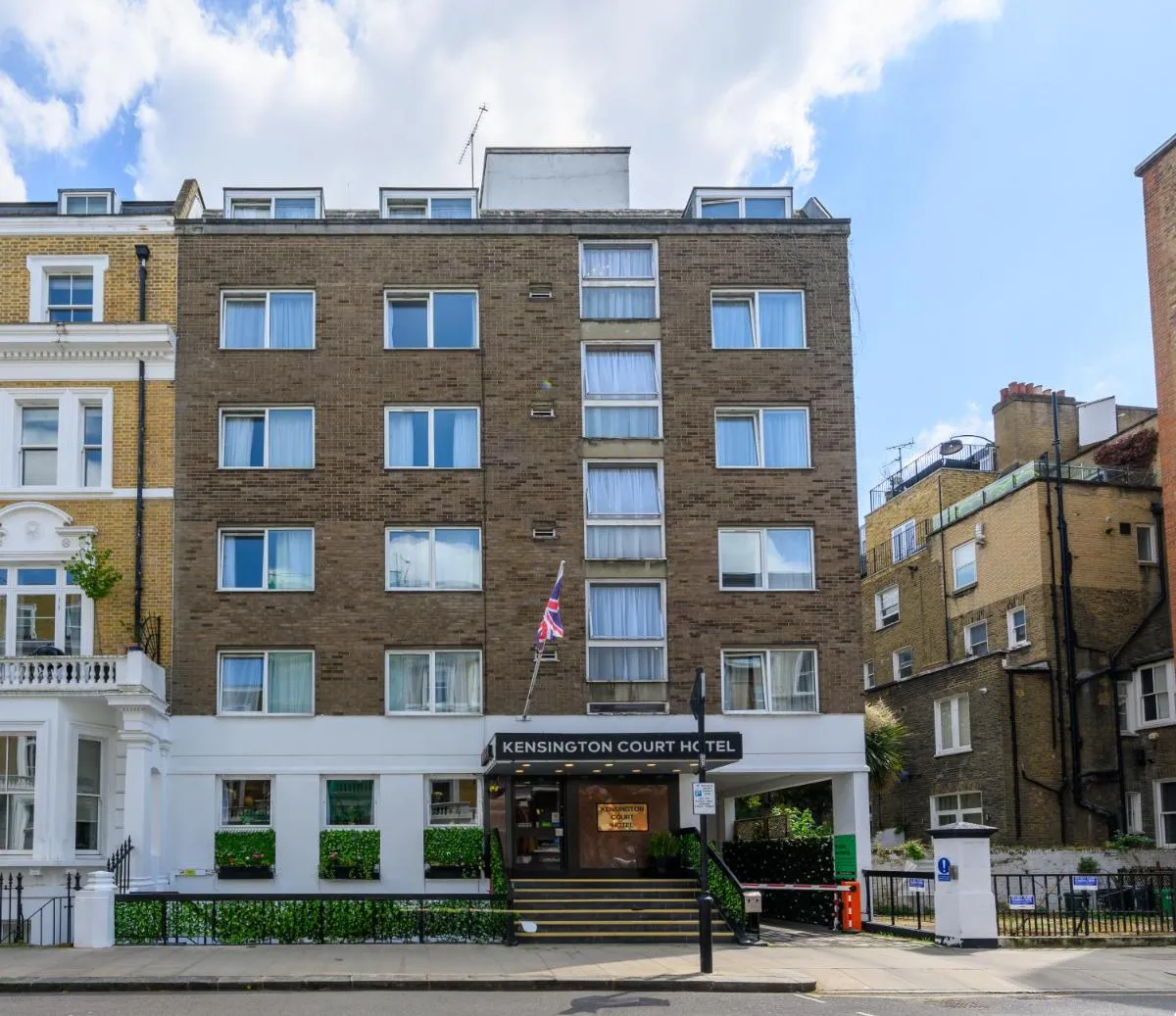 Image 4 of Kensington Court Hotel – Earls Court
