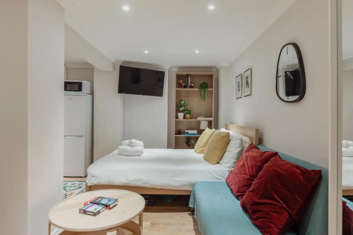 Image 5 of Kensington Nest Serviced Studio