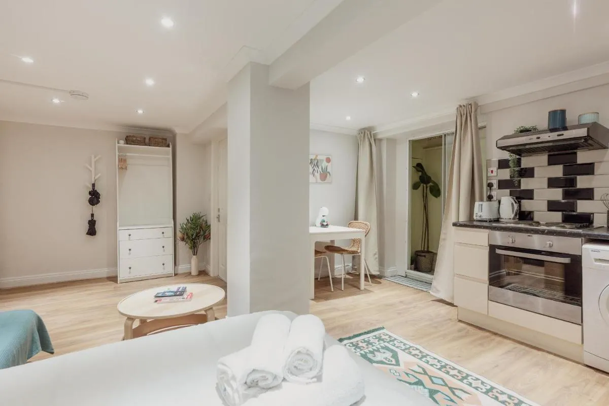 Image 3 of Kensington Nest Serviced Studio