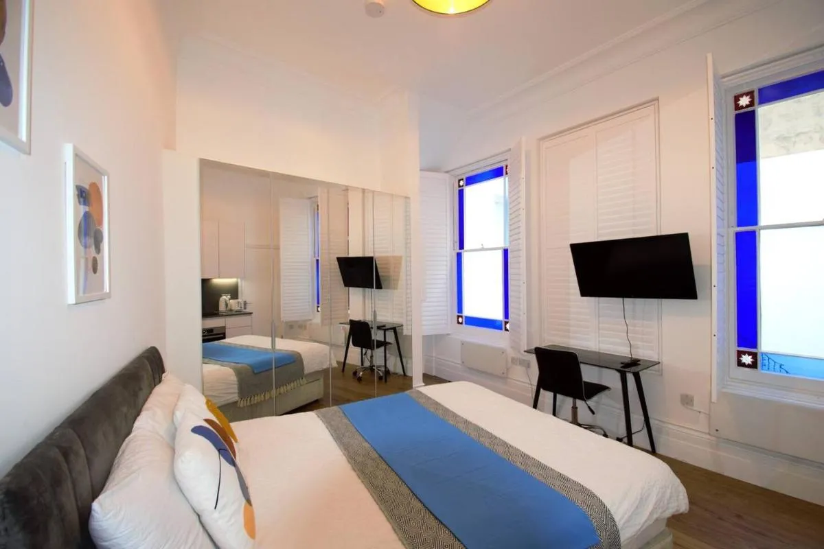 Image 3 of Kensington Studios