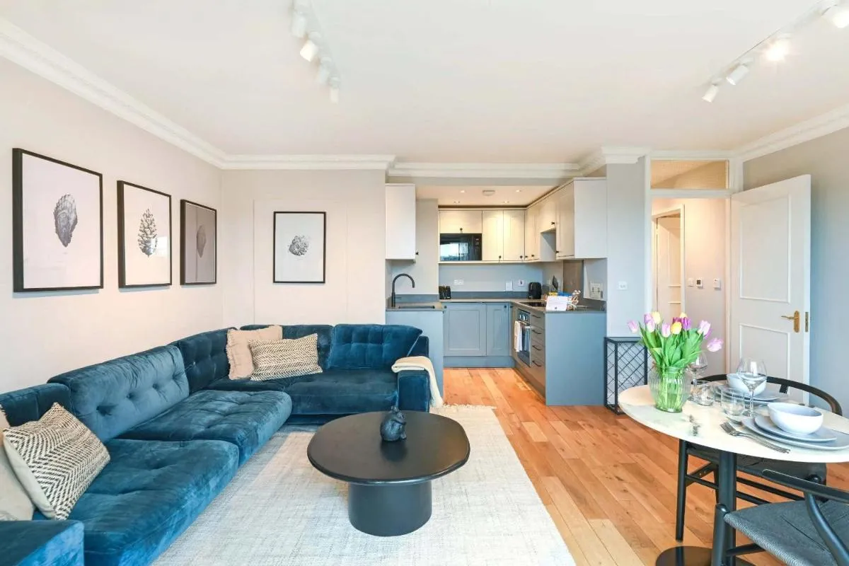 Image 3 of Kensington Urban Retreat