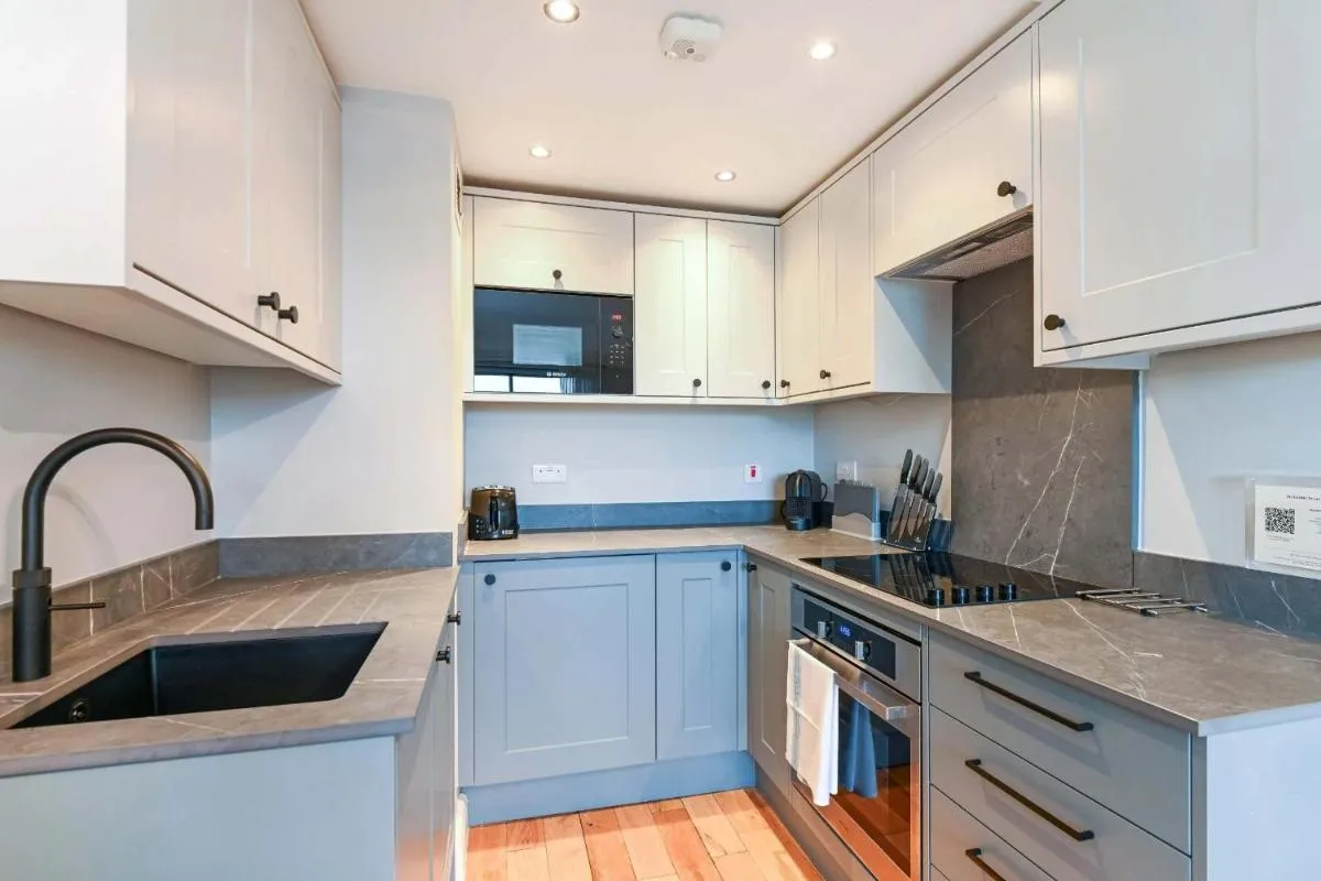 Image 5 of Kensington Urban Retreat