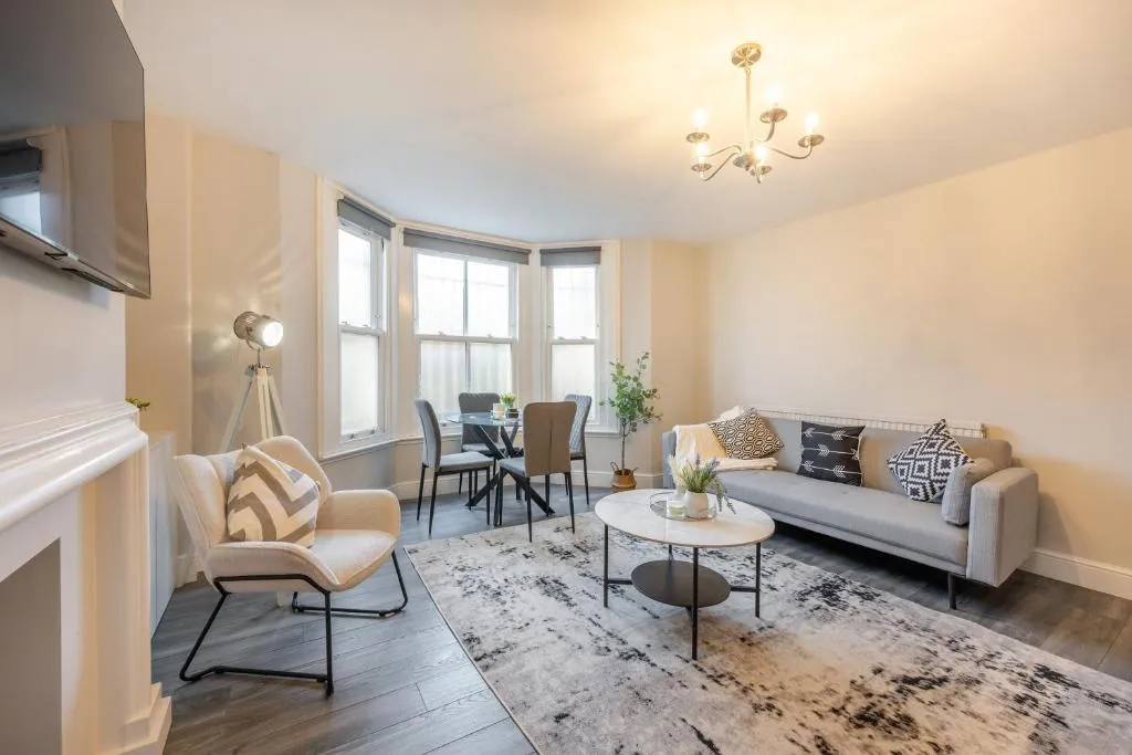 Image 1 of Kensington – Two Bedroom Central London Apartment with Garden