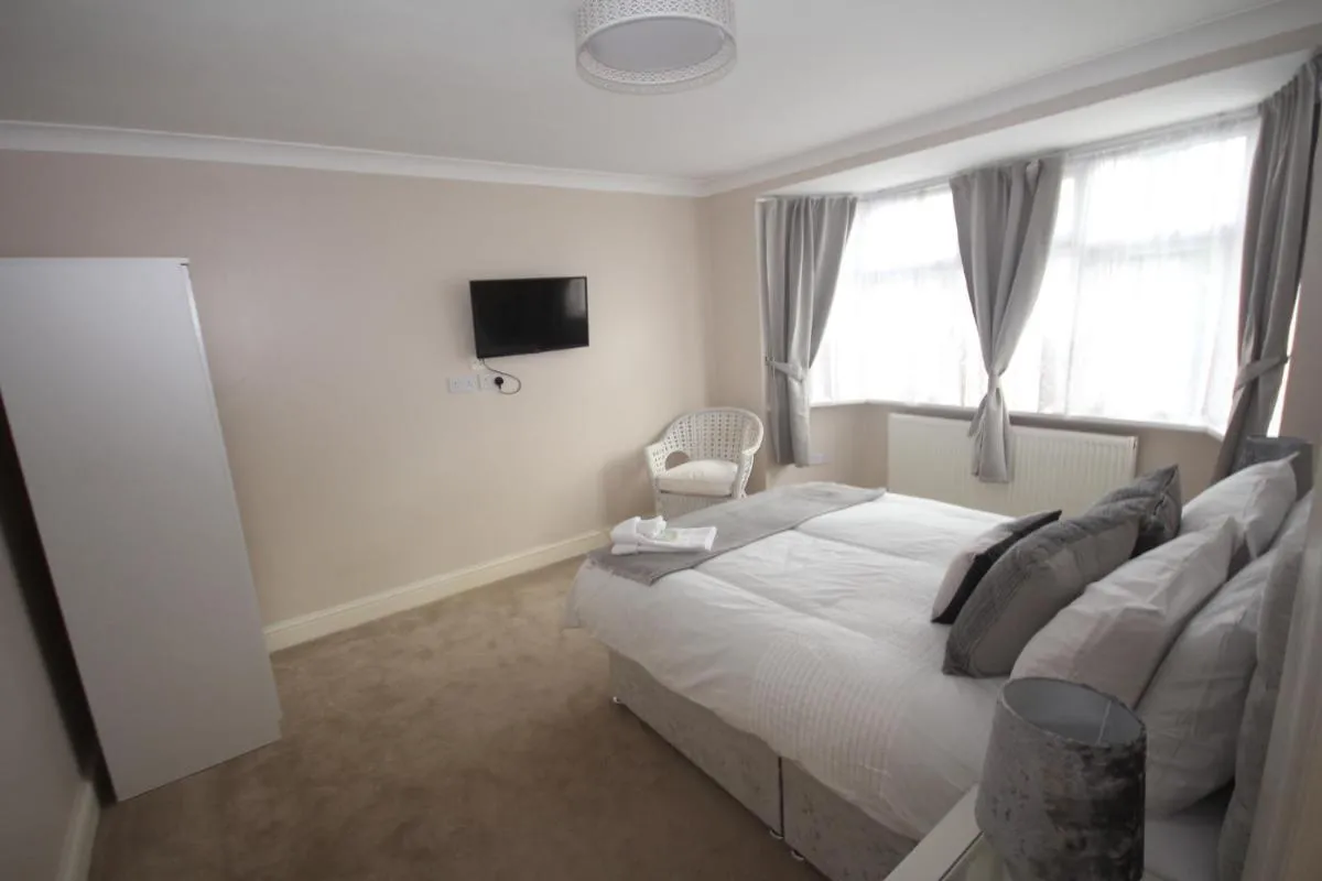 Image 5 of Kenton House