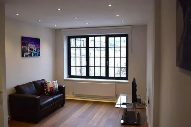 Image 4 of Kings Cross Apartment 5/Apartment