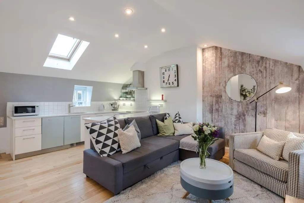Image 4 of Kings Cross Two Bedroom Penthouse