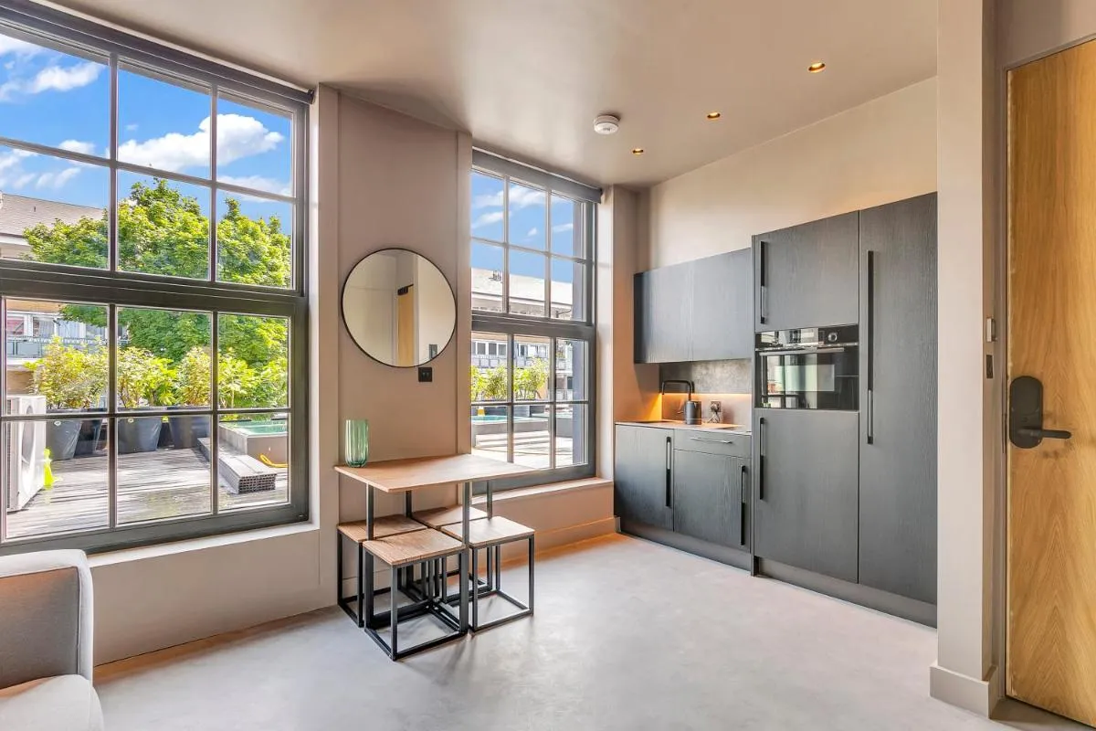 Image 4 of Kings House Apartments