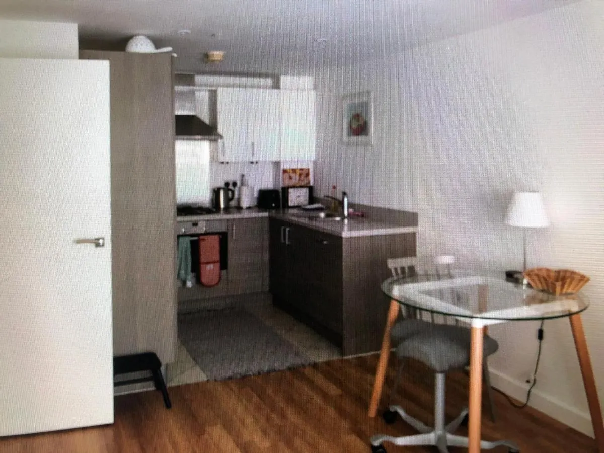Image 4 of Kingston Flat