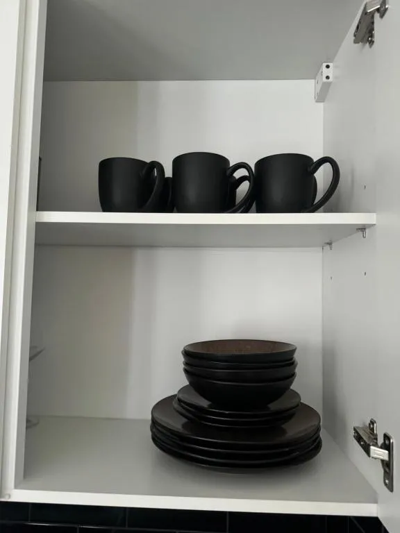 Kingston Studio, ideal for professionals relocators and leisure stays, near Kingston Station and Shopping Centre
