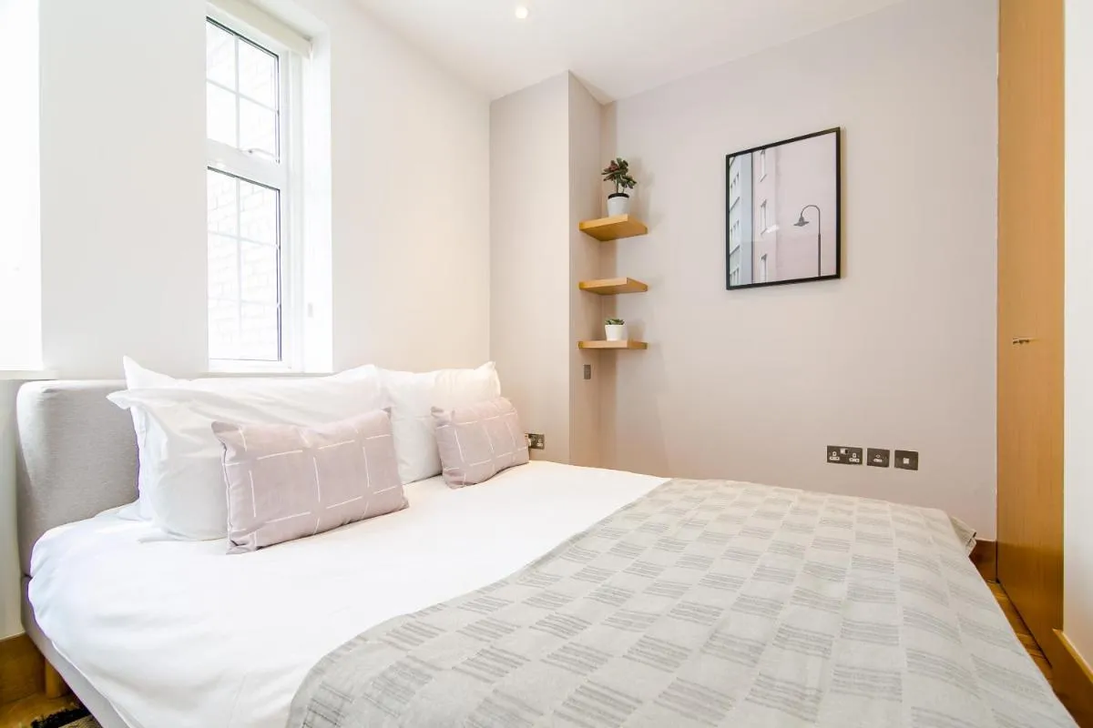Image 5 of Knightsbridge Residences