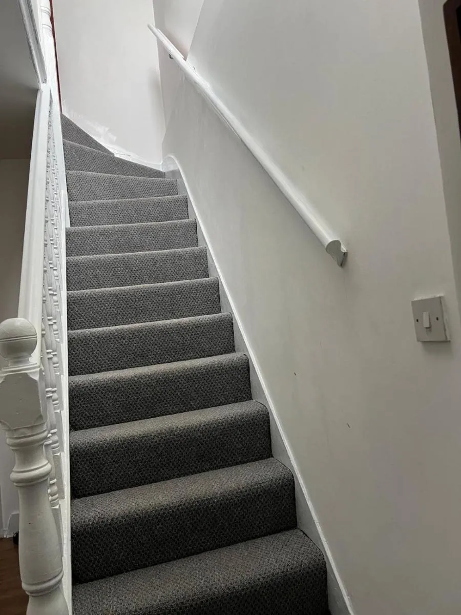 Image 4 of LARGE SELF CATERING HOUSE WITH WiFi CLOSE TO TRANSPORTS