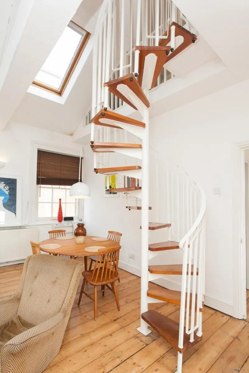 Image 5 of LARGE SHOREDITCH 2/DBL BED LOFT APT