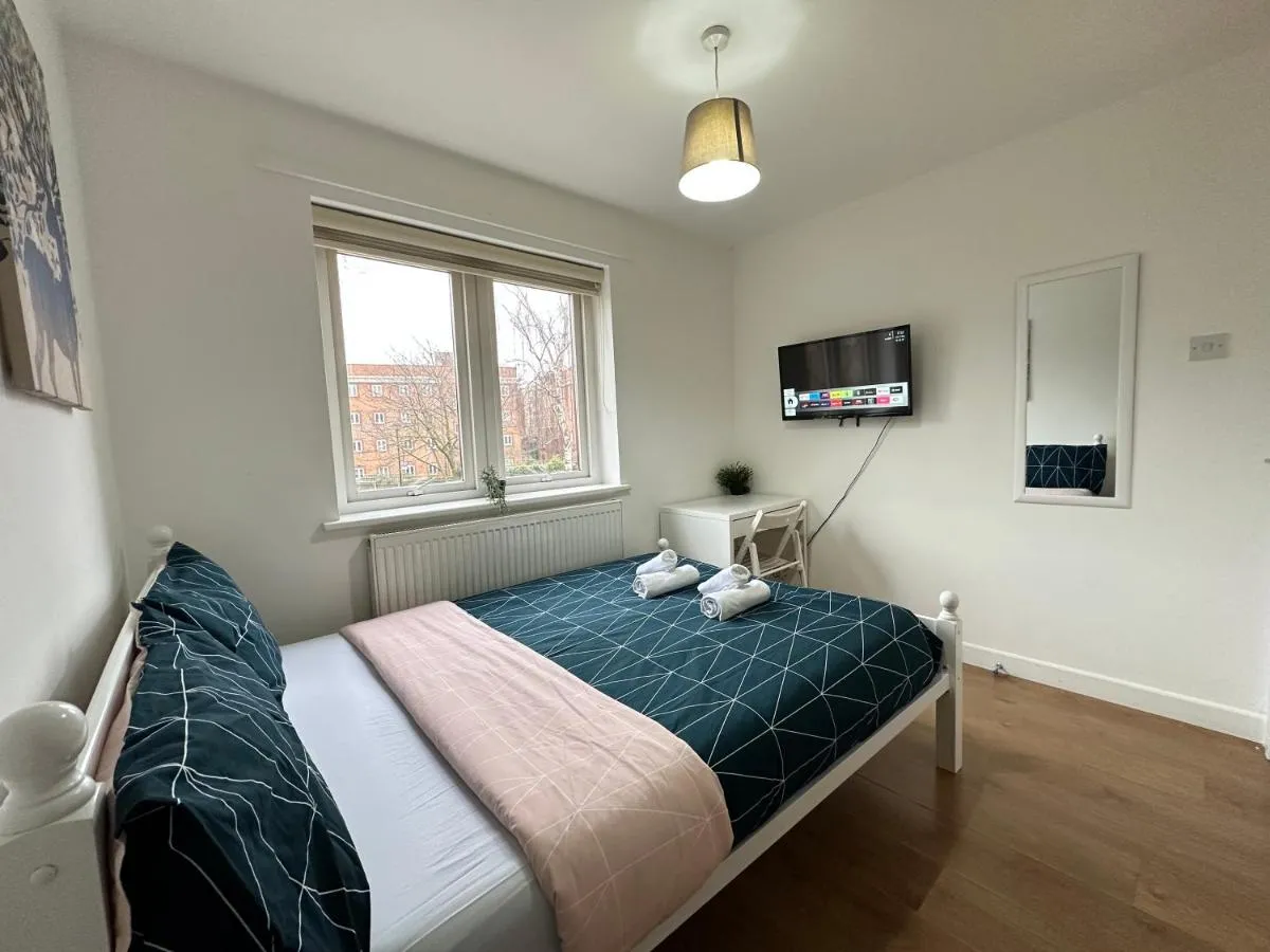 Image 5 of Laburnum House-Comfortable Rooms Near City of London