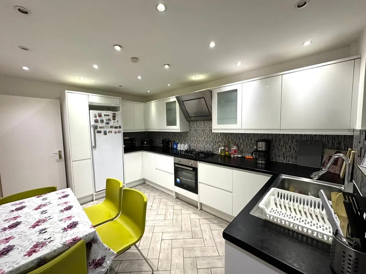 Image 4 of Laburnum House-Comfortable Rooms Near City of London