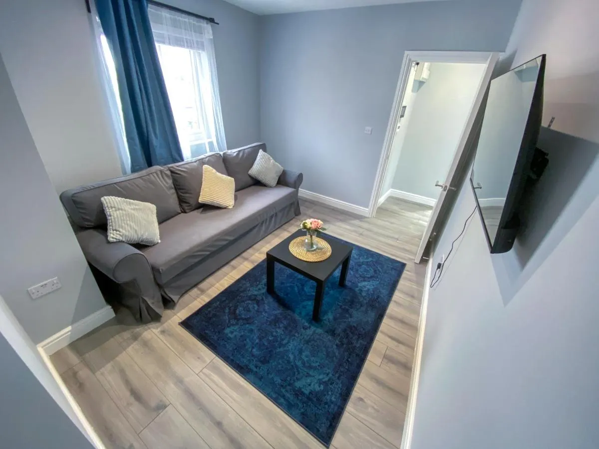 Image 5 of Large 1-Bedroom Flat, 5 Guest, London – F4