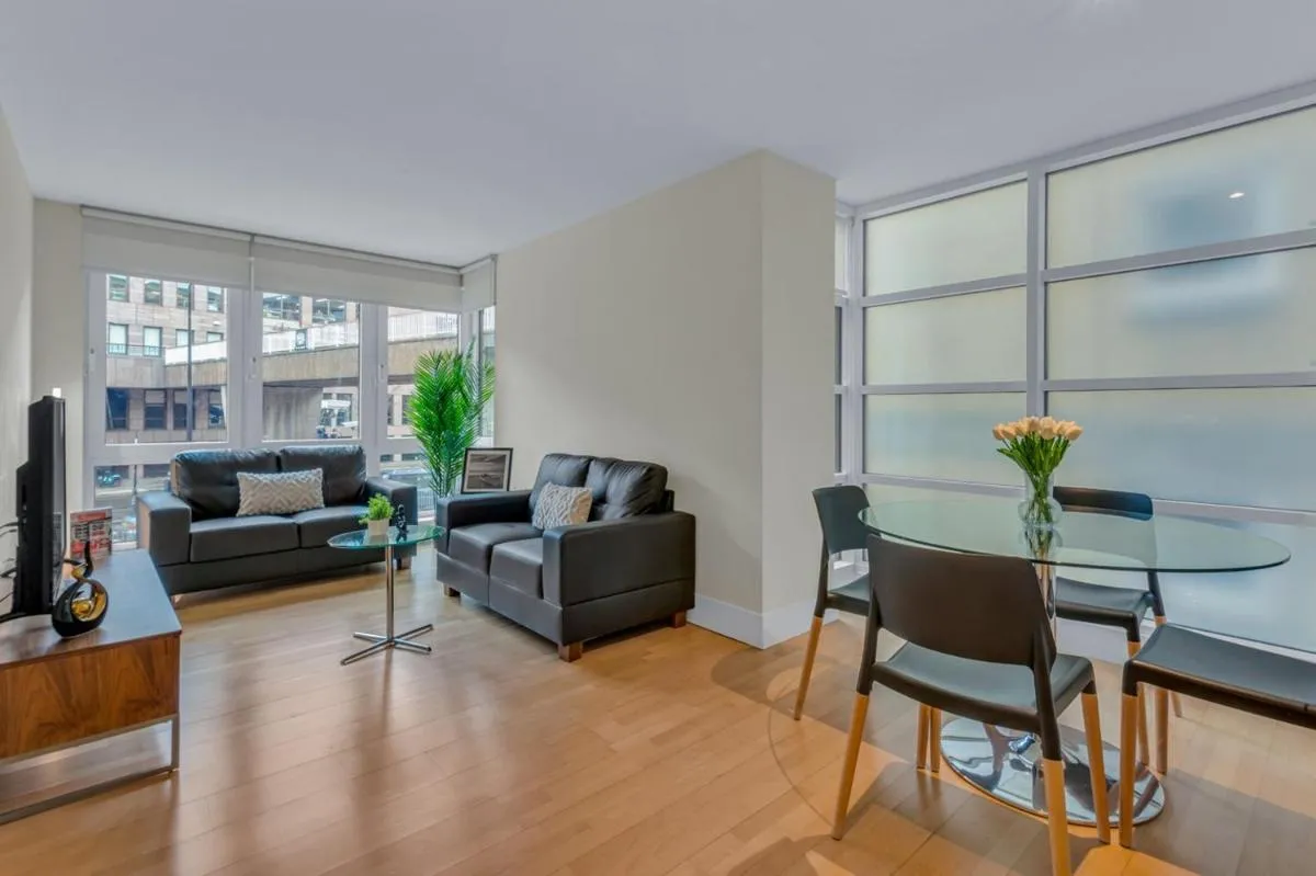 Image 4 of Large 1 Bed Apartment London Cutty Sark Greenwich Close to Canary Wharf – Perfect for Corporates and Tourists