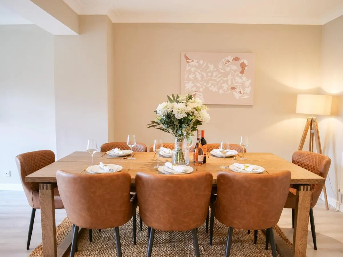Image 3 of Large 6 bedroom Residence Retreat in Holland Park