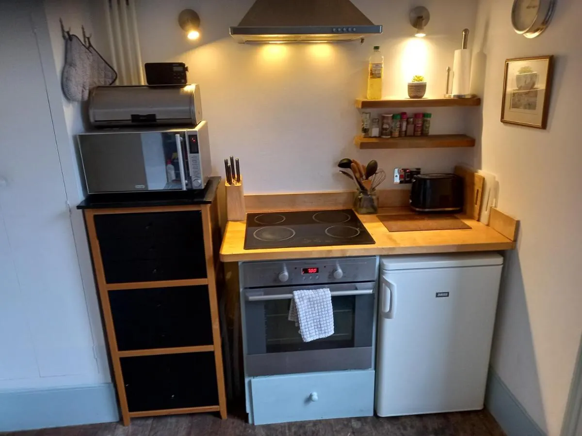 Image 4 of Large Bright Soho Studio flat with Large Terrace