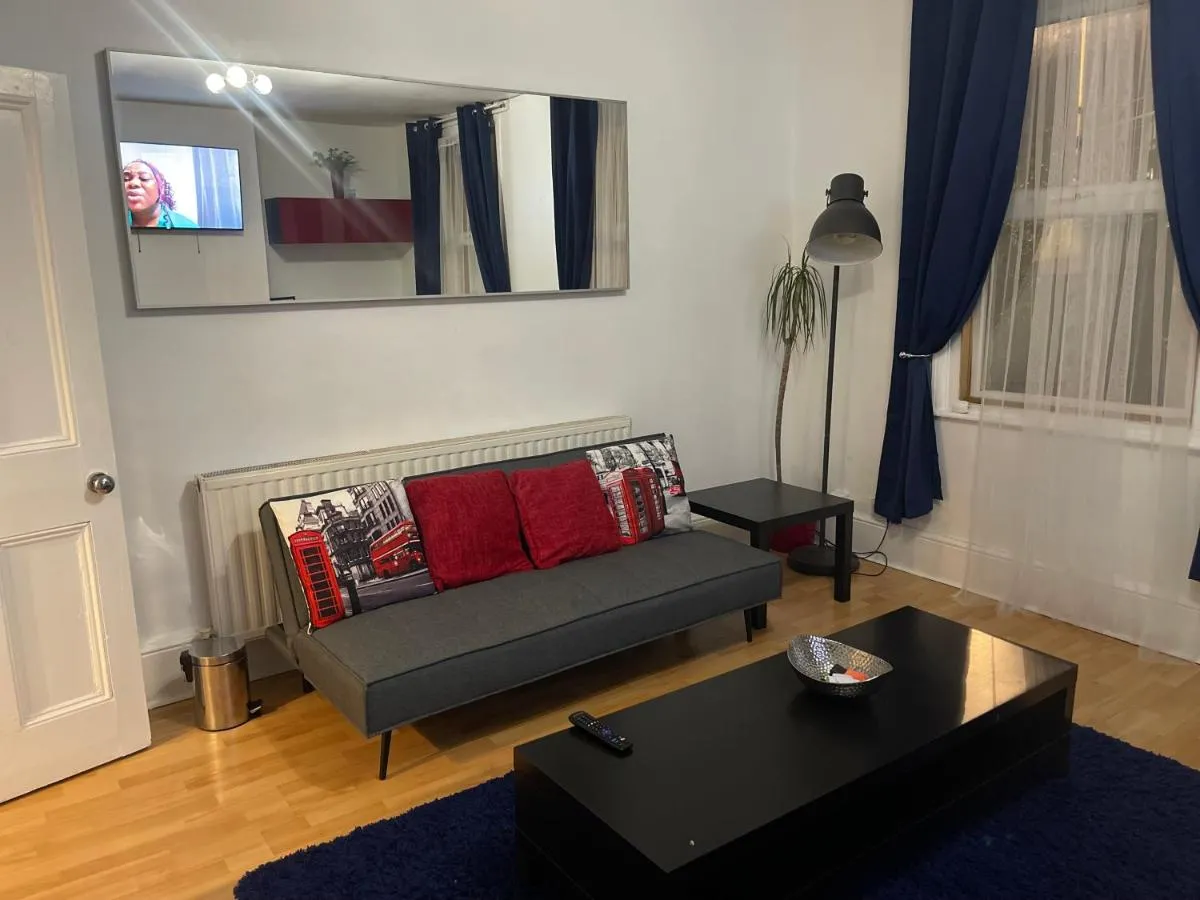 Image 5 of Large Leyton London Apartment