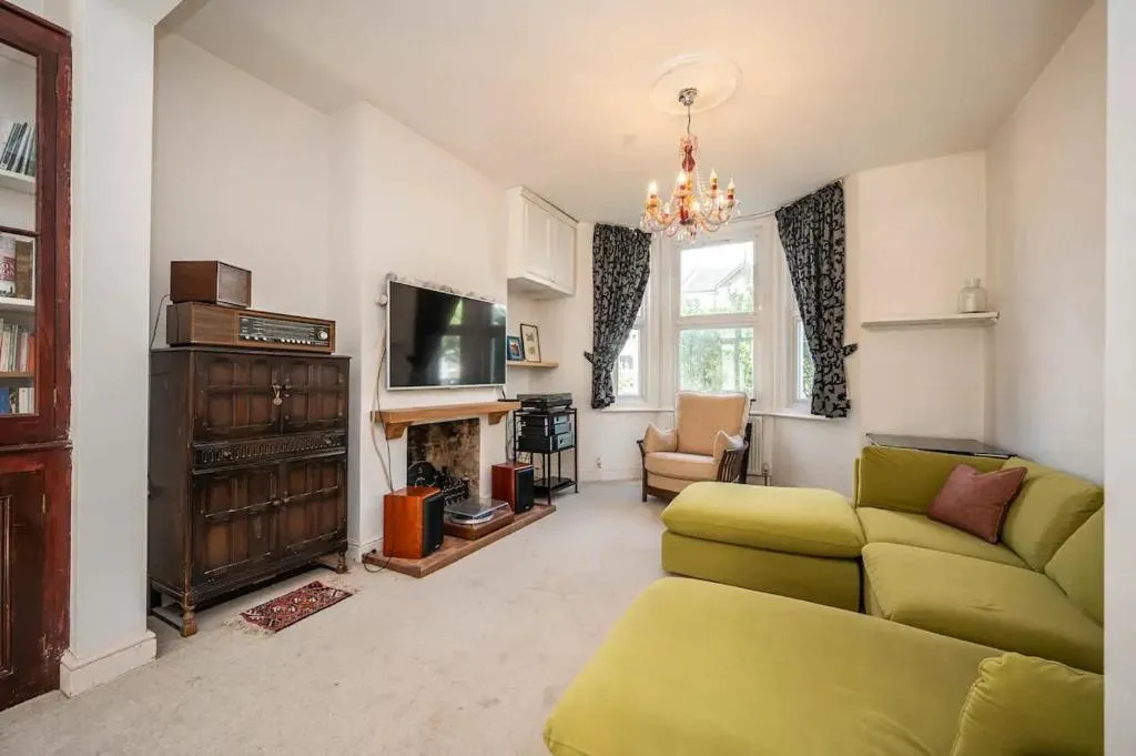 Large Period House with Garden near Peckham London – Pass the Keys