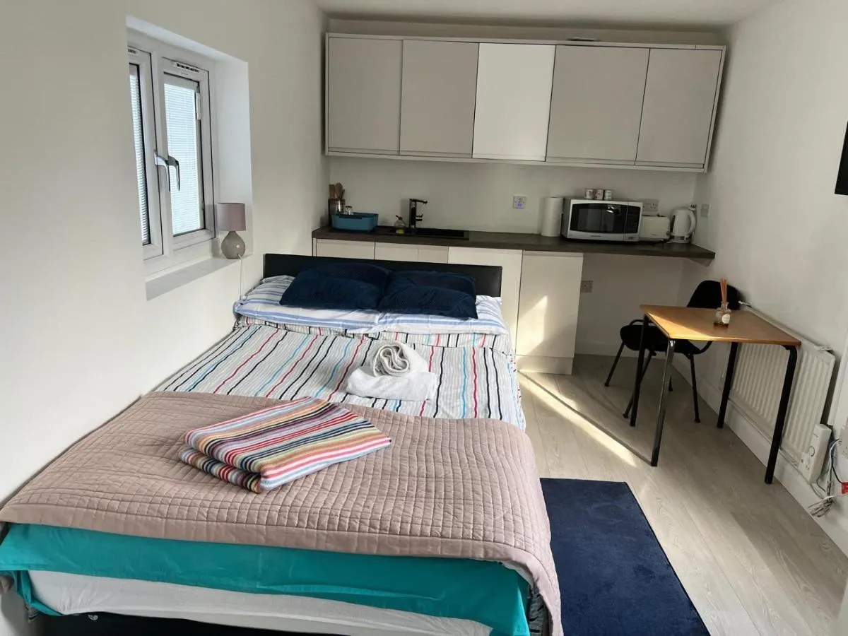 Image 4 of Ldn Studio-Free Parking-15 min to Elizabeth Line
