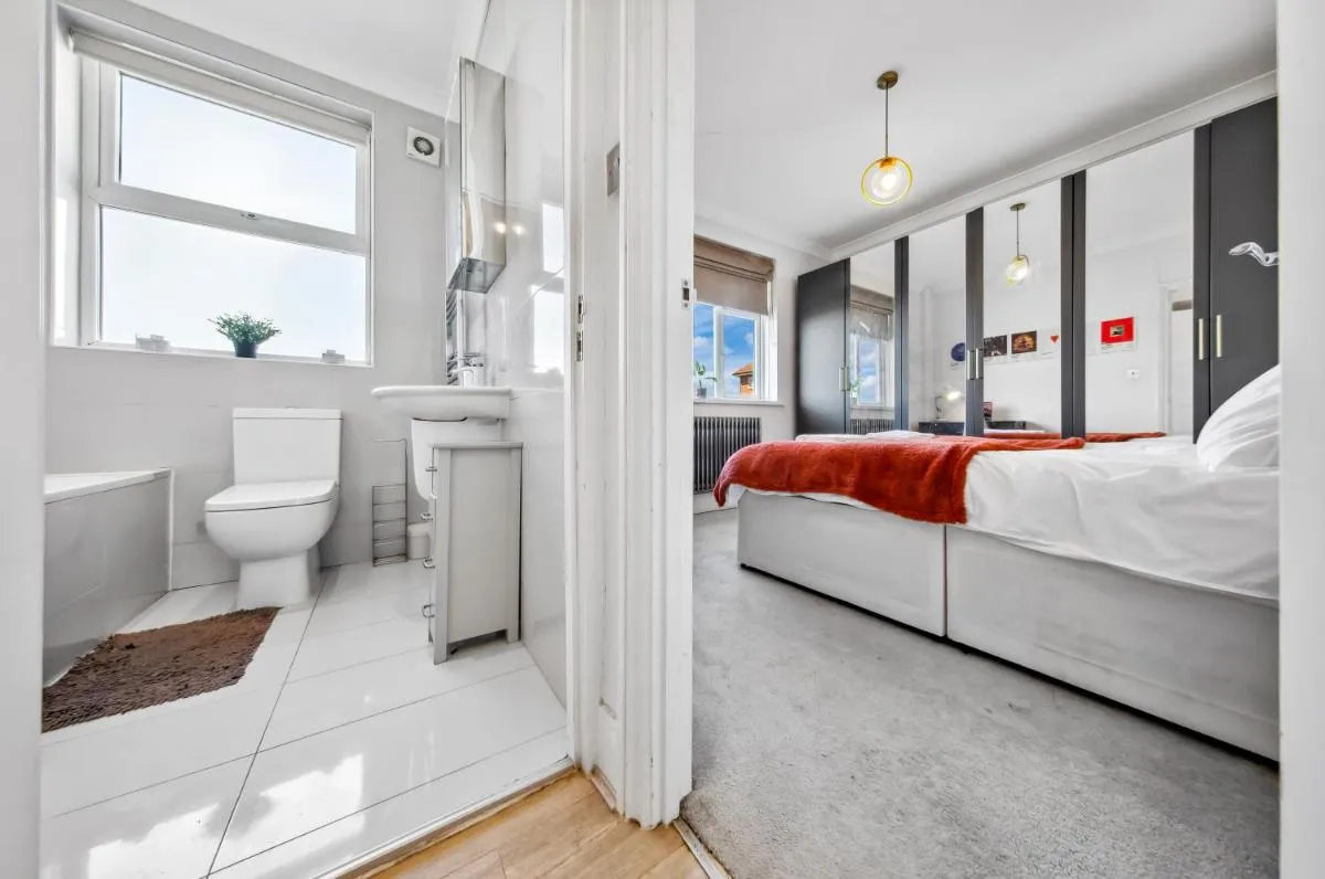 Image 3 of Lea Bridge Residence