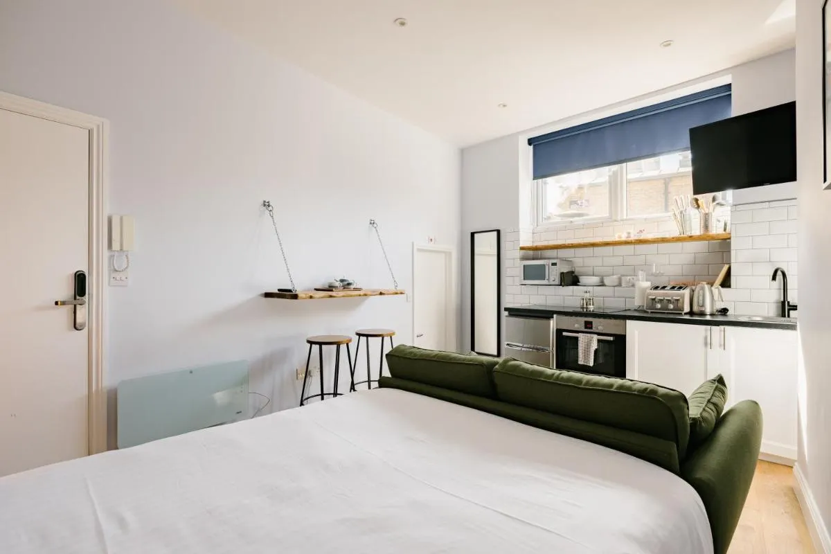 Image 4 of Leicester Square Studios