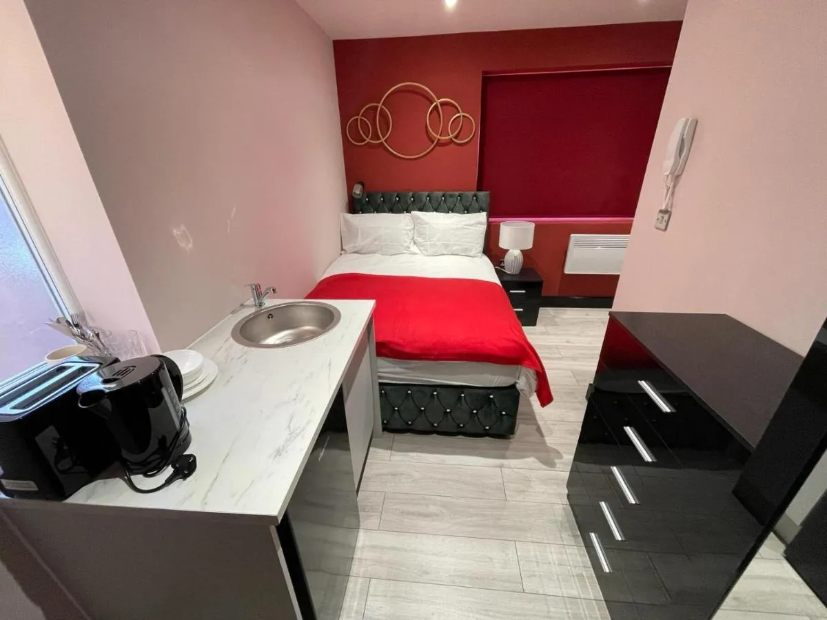 Image 3 of Letzi Ensuite Room, 10 Mins Wembley, Fast WiFi