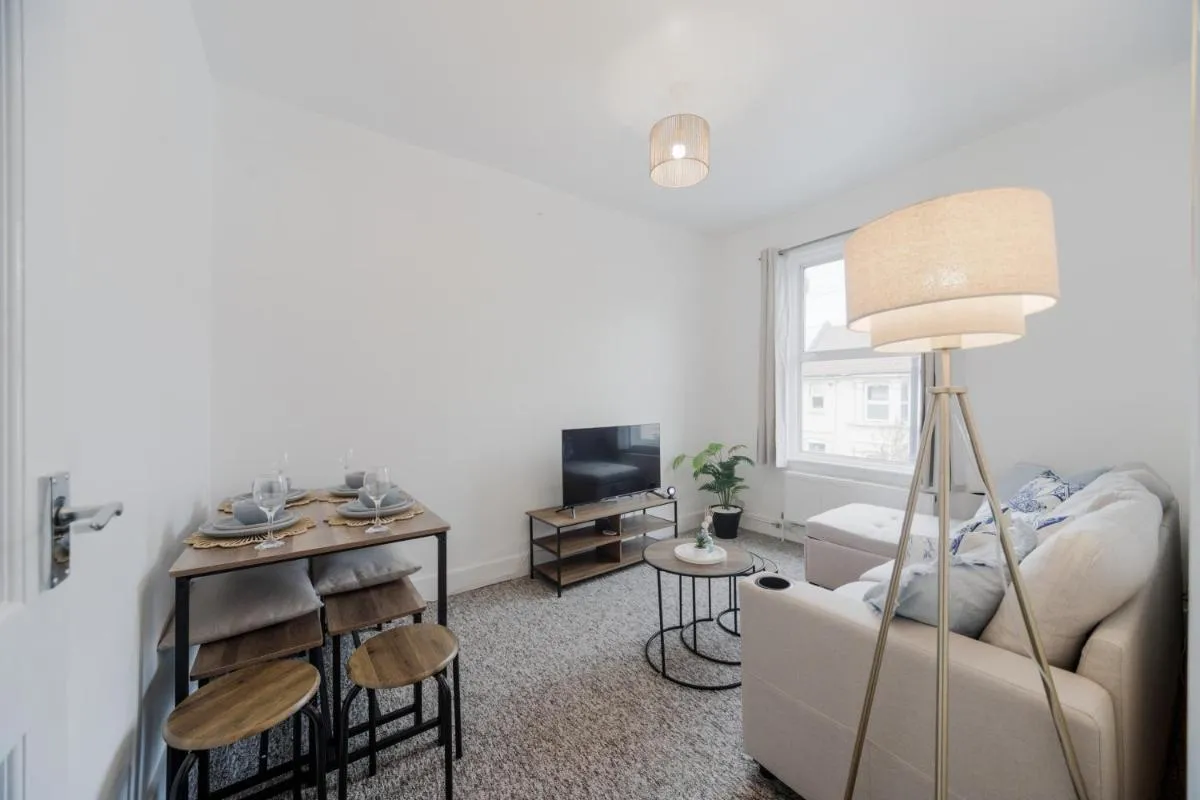 Image 5 of Leyton Apartment, One Stop to Stratford, Free Wifi, Parking Available
