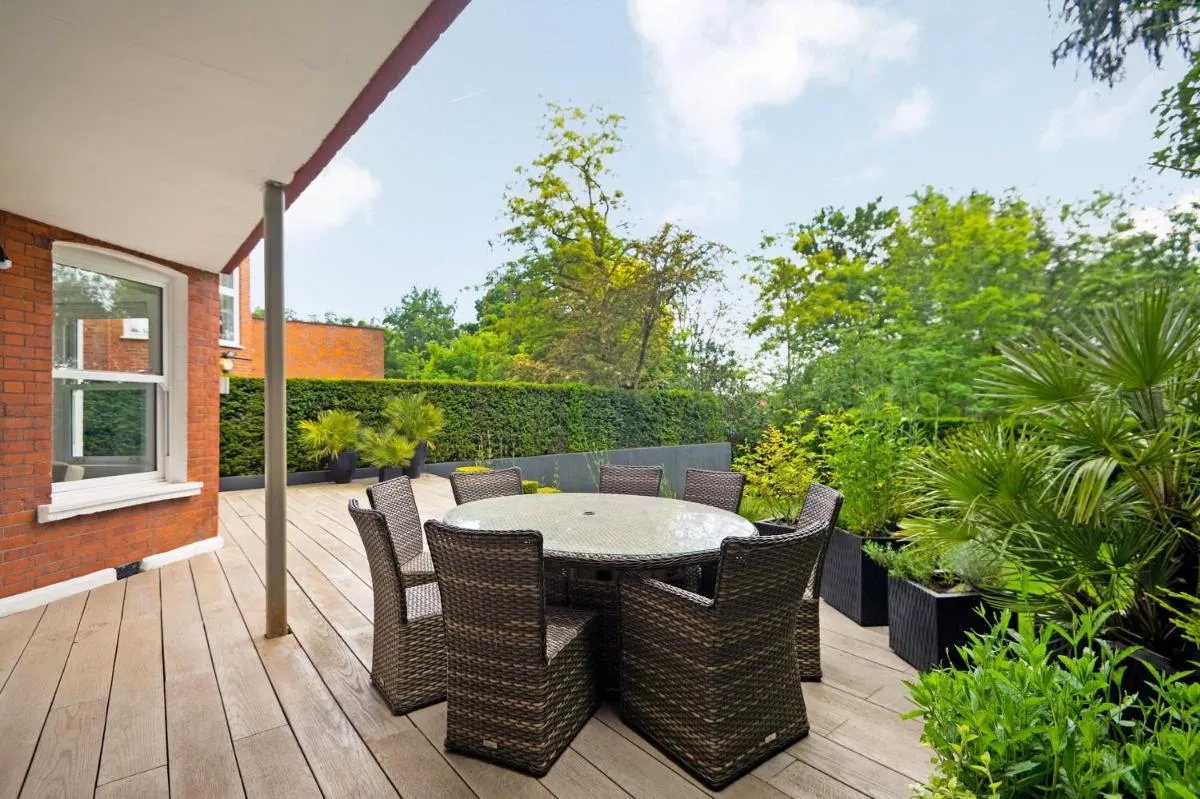 Image 3 of Lindfield Gardens