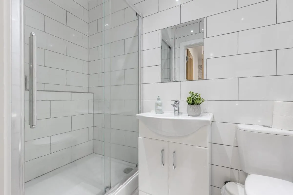 Image 3 of Little Venice Maisonette