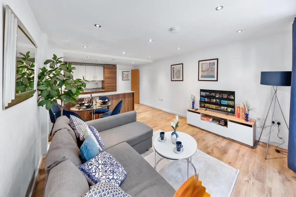 Image 5 of Liverpool Street Retreat