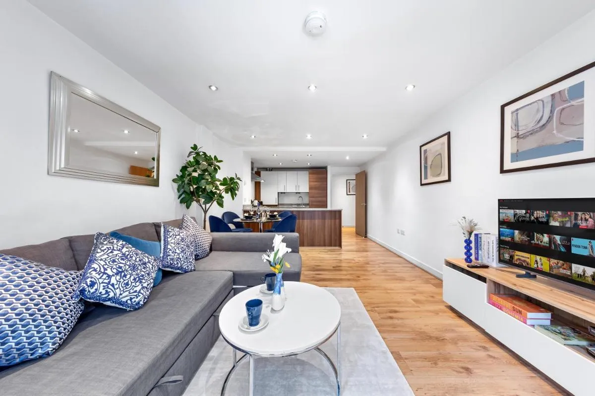 Image 4 of Liverpool Street Retreat